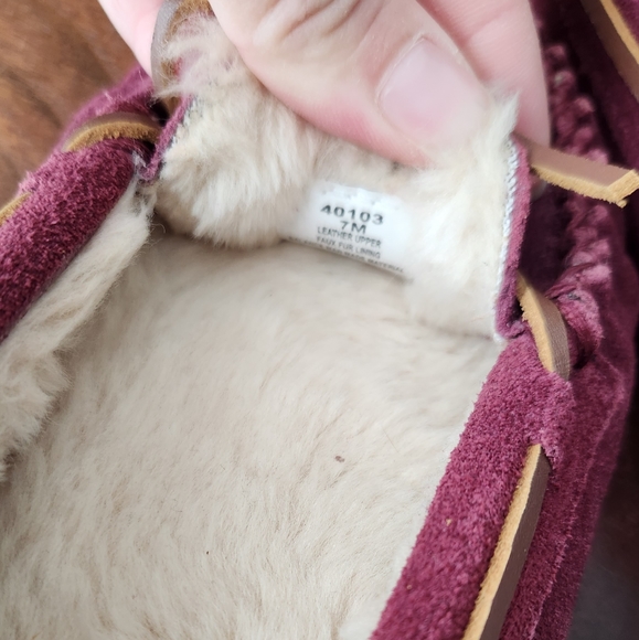 Minnetonka Cala - Bordeaux leather slippers | size 7 - Picture 4 of 6